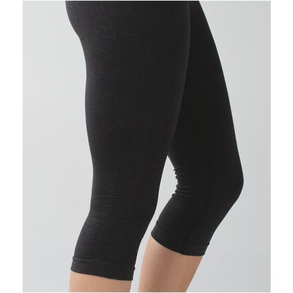 Lululemon Flow Crop II Legging Deep Coal Gray Seamless Athletic Gym Womens Sz 2 - Picture 2 of 7